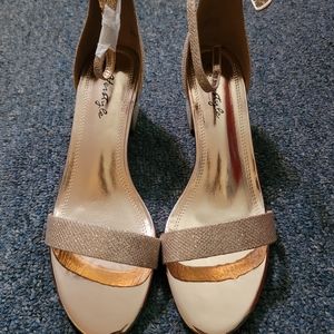 Size 10 women's rose gold chunky heel